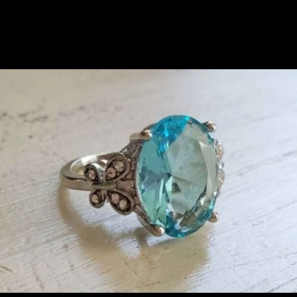 Gorgeous silver plated large Topaz blue butterfly ring 6 - Picture 2 of 5